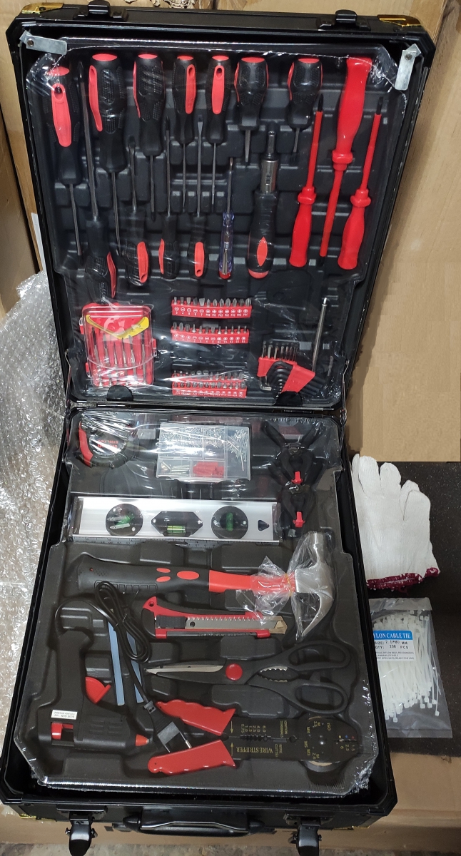 Набор инструментов в чемодане 735 предметов Swiss Tools ST-1073 .