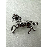 Брошь-значок Лошадь Символ 2026 года темное серебро